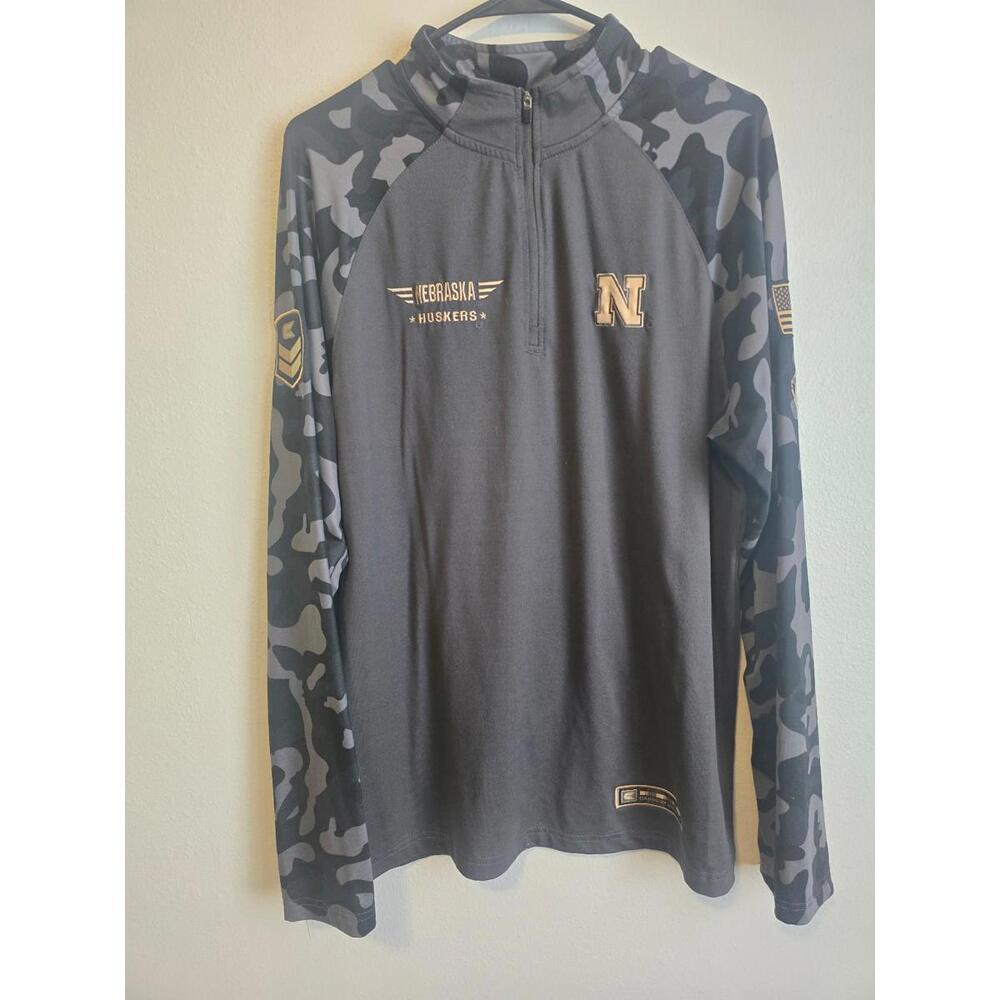 Colosseum Men’s Nebraska Cornhuskers Military Long Range Regian Quarter-Zip(M)